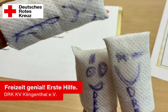 Fingerkuppenverbände mit lustigen Gesichtern bemalt.